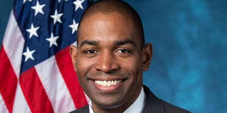 Governor Hochul Strips Lt. Gov. Antonio Delgado of Offices and Staff as Feud Escalates